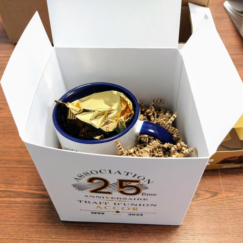 Boîte à mug personnalisée Trait d'Union Accor - Le Cadeau Français