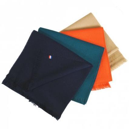 Écharpe frangée en polyester 27 x 180 cm