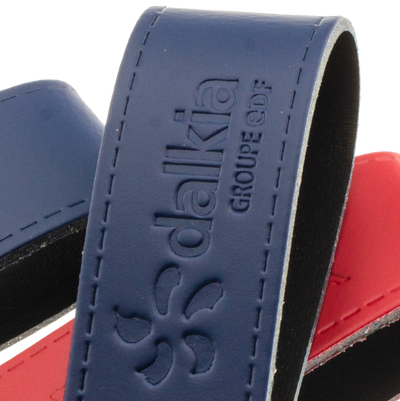 Marquage logo en creux sur cuir petite maroquinerie cadeaux d'entreprise