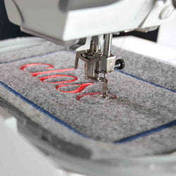 Photo broderie logo sur textile