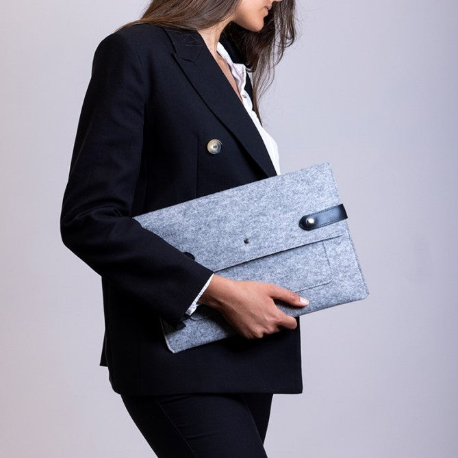 Pochette d'ordinateur en feutrine upcyclée♻️
