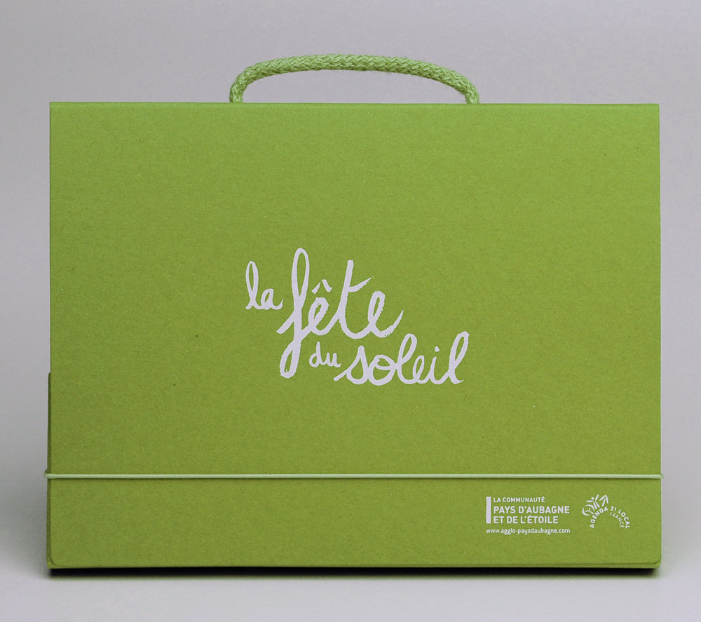 Valisette range-documents A4 en carton lustrée PEFC personnalisée