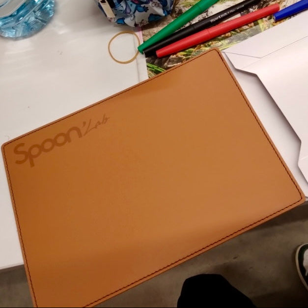 Tapis de souris en cuir recyclé personnalisé - Le Cadeau Français