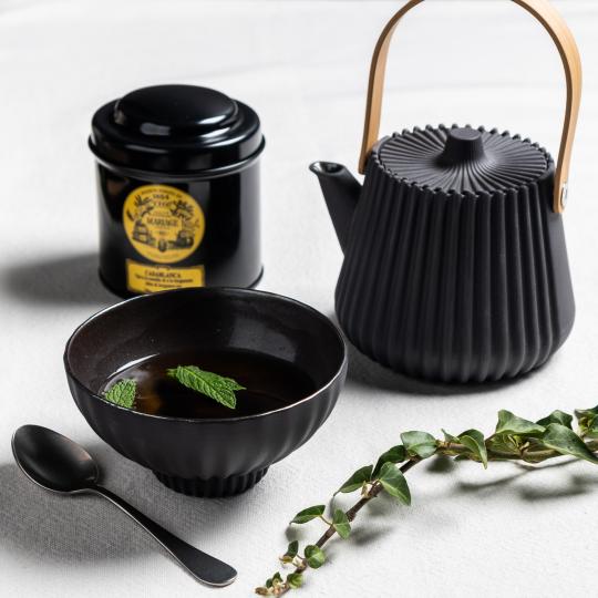 Théière design en céramique avec panier infuseur