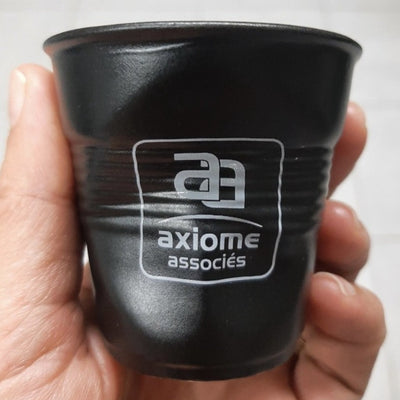 Tasse à café froissée en porcelaine personnalisée